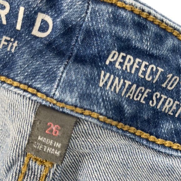 Torrid Womens Plus 26 Bermuda Denim Shorts Distressed Button-Fly Vintage Stretch - Picture 10 of 15